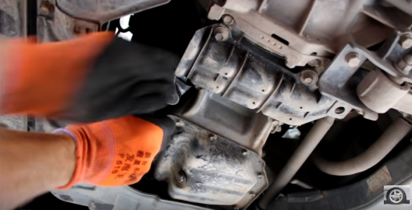Как заменить моторное масло и фильтр на автомобиле Kia Rio