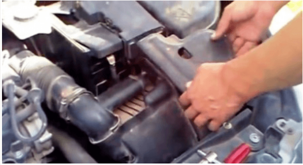 Как снять и заменить аккумулятор в автомобиле Peugeot 308 - пошаговая инструкция