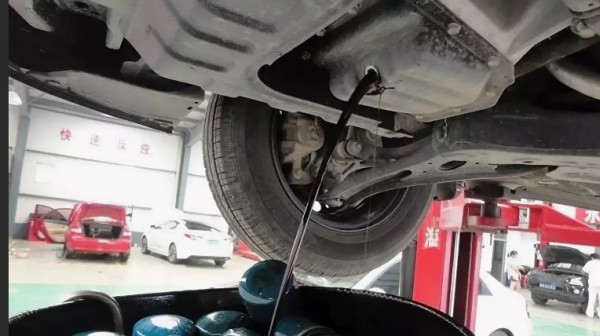 Как заменить моторное масло и фильтр на автомобиле Kia Rio