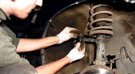 Как заменить рулевой наконечник на ВАЗ 2112