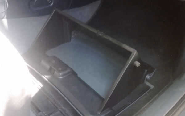 Как заменить салонный фильтр на Nissan Almera Classic своими руками