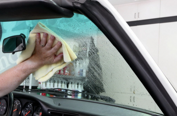 Как избавиться от запотевания автомобильных стекол