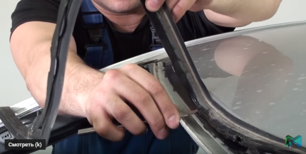 Как заменить лобовое стекло автомобиля Kia Rio своими руками