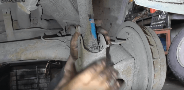 Как заменить задние стойки на автомобиле Ваз 2110 - пошаговая инструкция