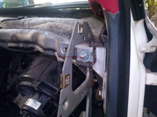 Как заменить радиатор отопителя в автомобиле Audi A6 C5