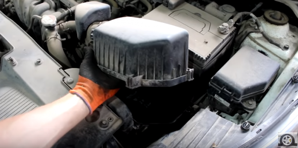 Как заменить моторное масло и фильтр в автомобиле Kia Rio