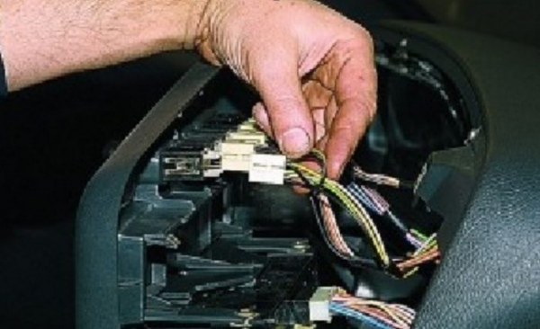 Как снять/заменить приборную панель автомобиля Baz 2107 - Baz 2114