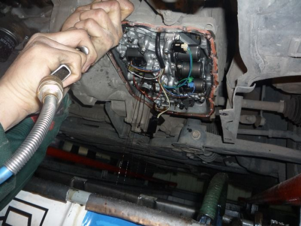 Как заменить трансмиссионное масло Mazda3 своими руками