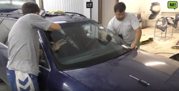 Как заменить ветровое стекло на Audi A6 C5
