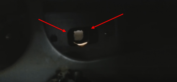 Как поменять лампочку подсветки номерного знака на Honda CR-V своими руками