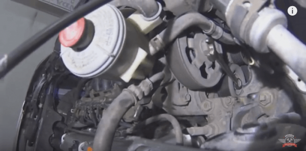 Как заменить ремень, натяжитель и ролик на автомобиле Honda CR-V