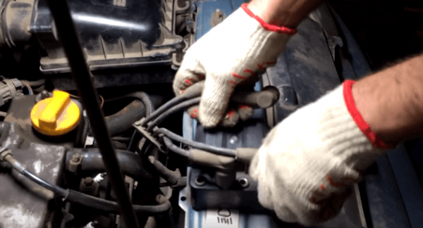 Как проверить и заменить высоковольтный провод зажигания автомобиля ВАЗ 2114